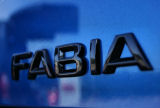 Fabia II - emblema trasero original Skoda Auto,a.s. 'FABIA' - versión MONTE CARLO negro