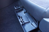 Octavia III - caja portaobjetos bajo el asiento IZQUIERDO - original Skoda