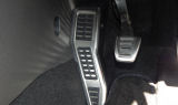 VW Golf VII (MK7) - Fußstütze im GTi-Design für Fahrzeuge mit Rechtslenkung - MANUELLES GETRIEBES