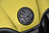 Superb III - originalt Skoda-emblem i BLACK Monte Carlo-udgave - FRONT