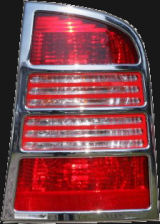 Octavia Combi 01-07 facelift - kromatut takavalojen suojukset ABS DYNAMIC