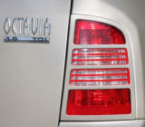 Dla Octavia Combi 01-07 facelift - osłony świateł tylnych ABS DYNAMIC